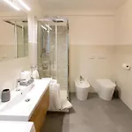 Arco * 的里雅斯特